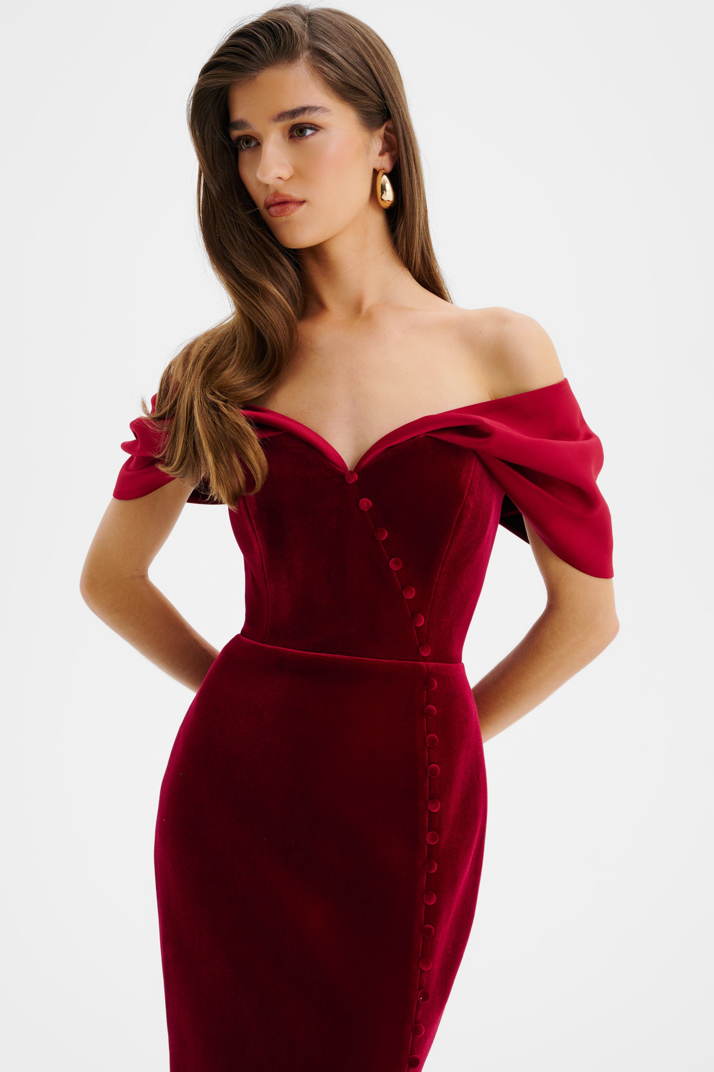 NOELLE Velvet Midi Dress in Burgundy